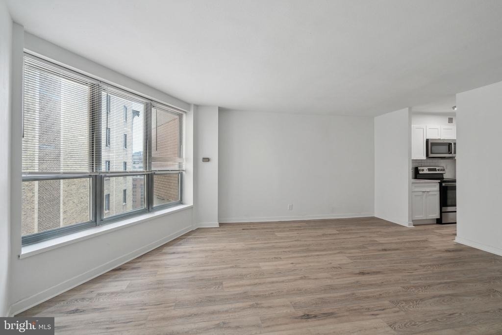224 W Rittenhouse Square - Photo 0