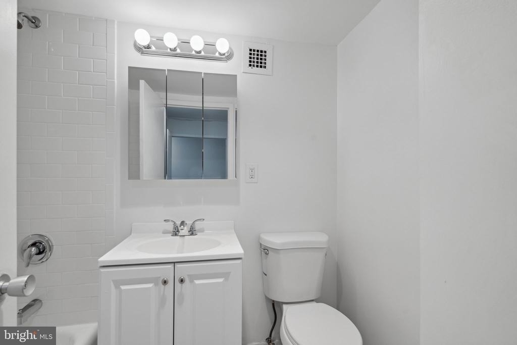 224 W Rittenhouse Square - Photo 15