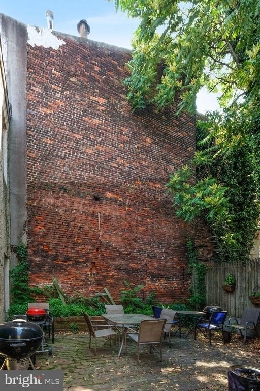 234 Bainbridge Street - Photo 9