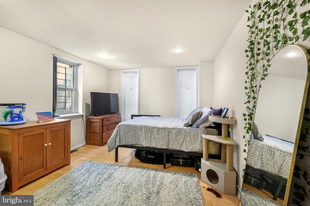 234 Bainbridge Street - Photo 6