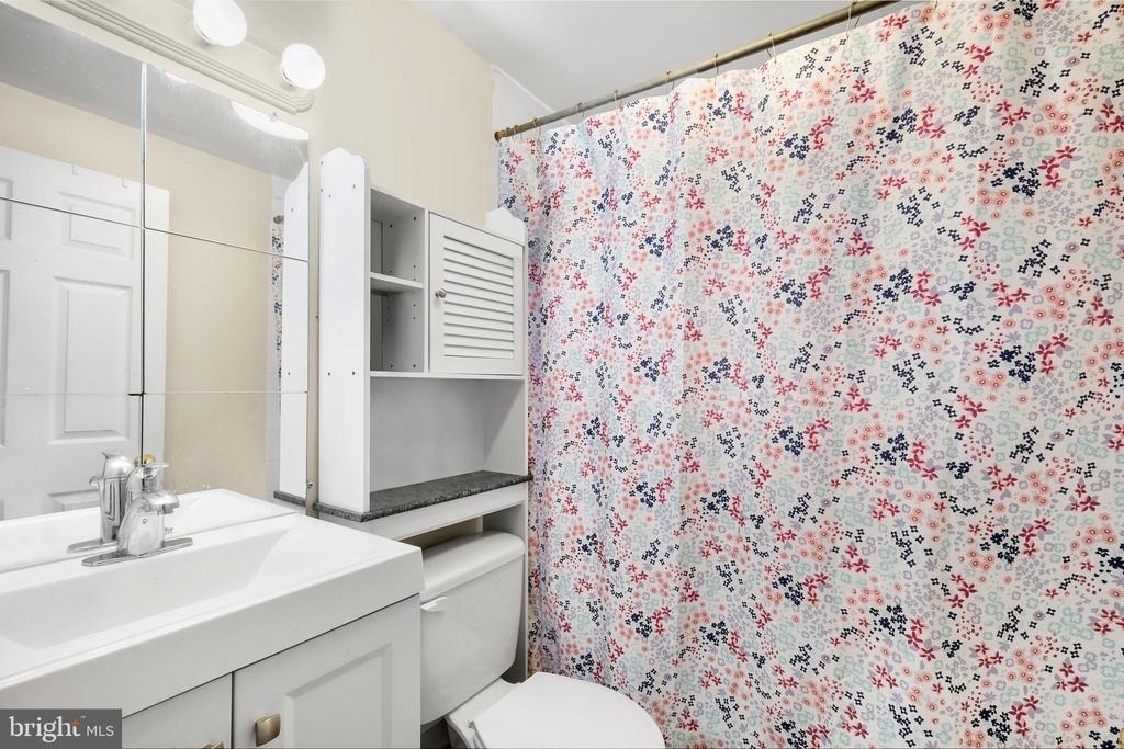 234 Bainbridge Street - Photo 8