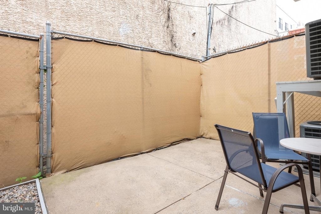 988 N 2nd Street - Photo 3