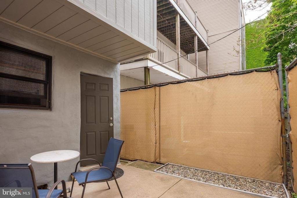 988 N 2nd Street - Photo 2