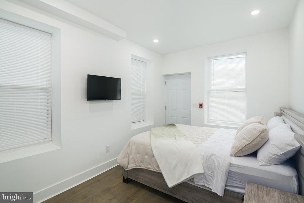 3127 Richmond Street - Photo 6