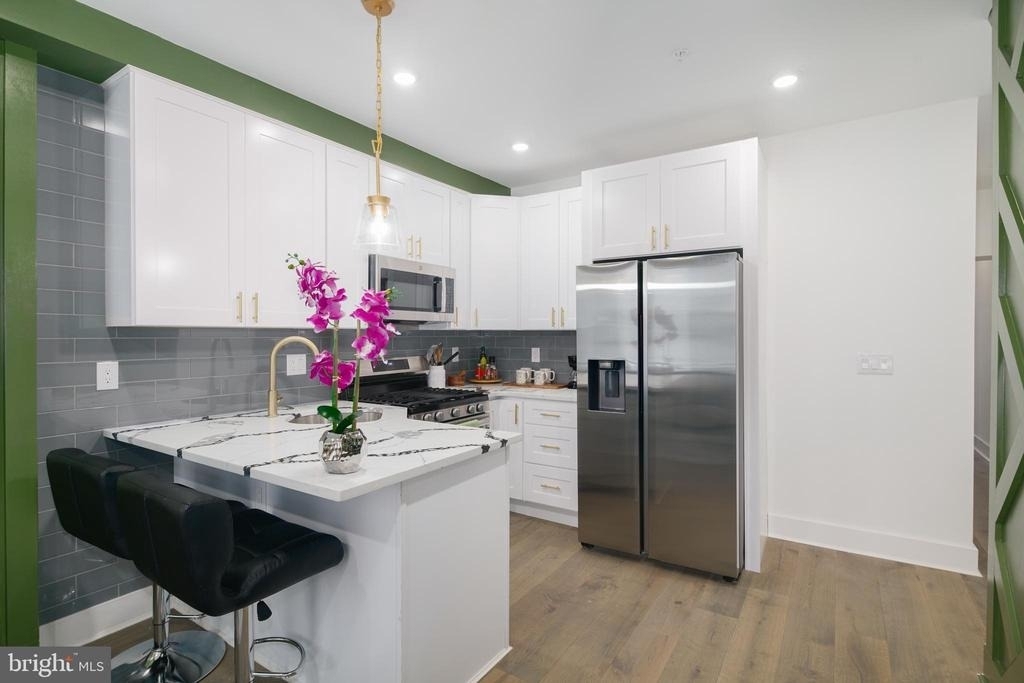 3127 Richmond Street - Photo 3