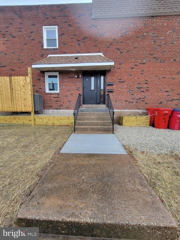1331 Astor Street - Photo 3