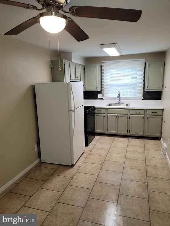 1331 Astor Street - Photo 16