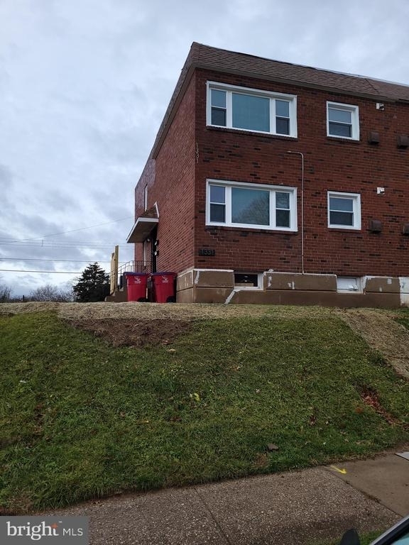 1331 Astor Street - Photo 2