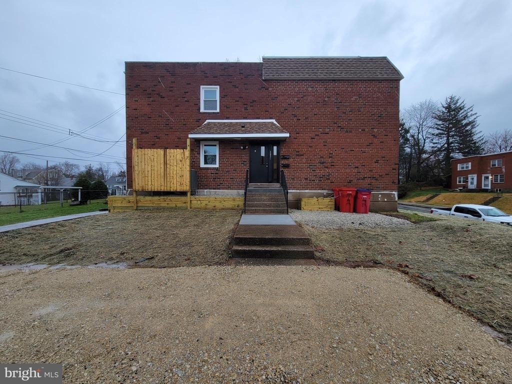 1331 Astor Street - Photo 0