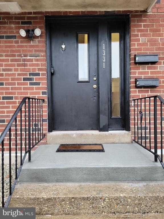 1331 Astor Street - Photo 5