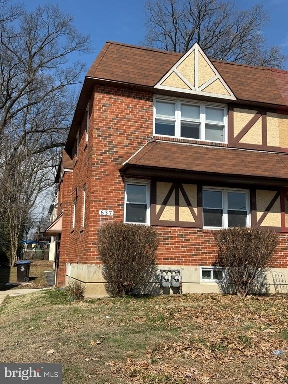 637 Hamilton Street - Photo 0