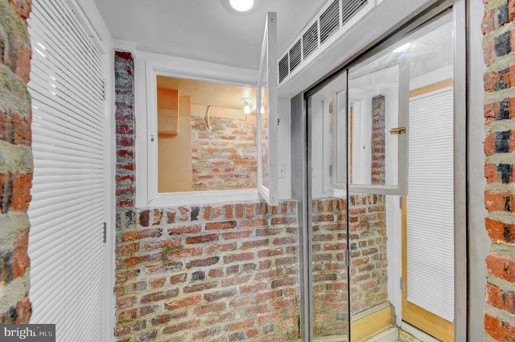 1118 Girard Street Nw - Photo 18
