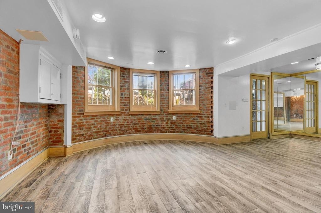 1118 Girard Street Nw - Photo 3