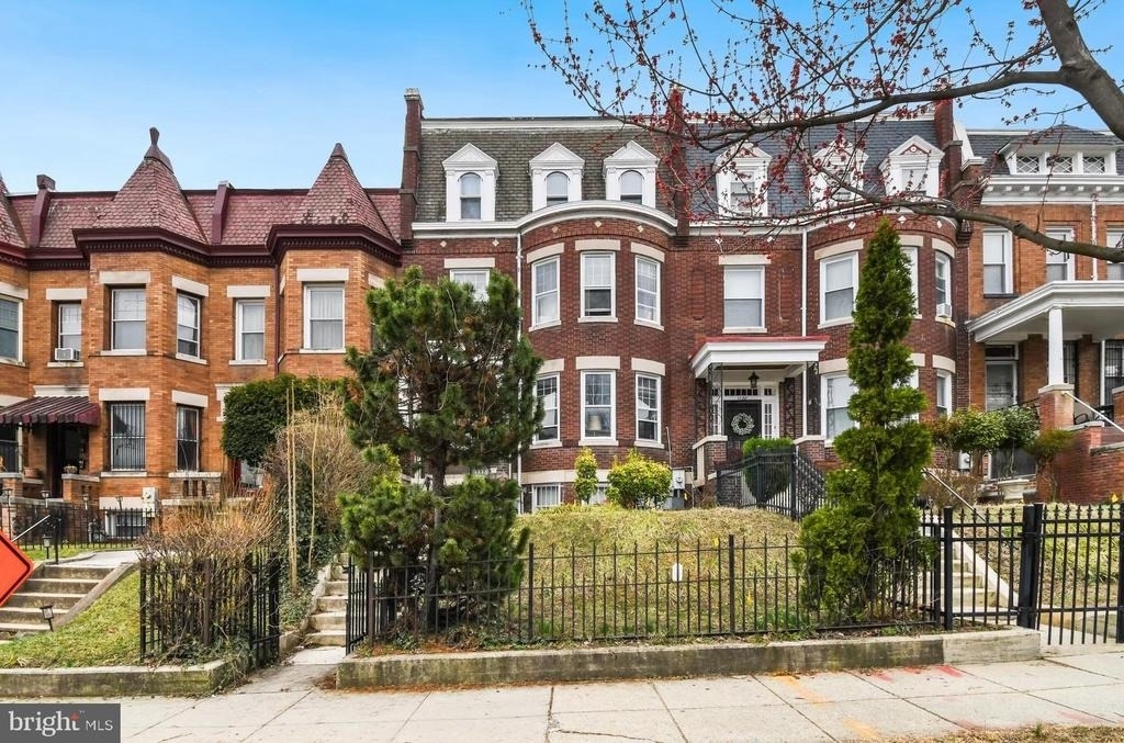 1118 Girard Street Nw - Photo 0