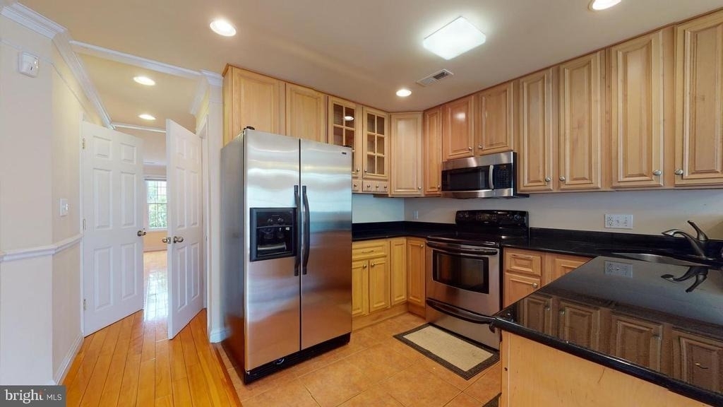 615 16th Street Ne - Photo 8