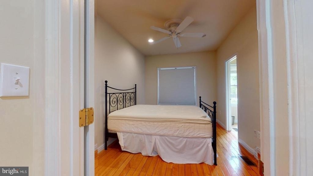 615 16th Street Ne - Photo 17