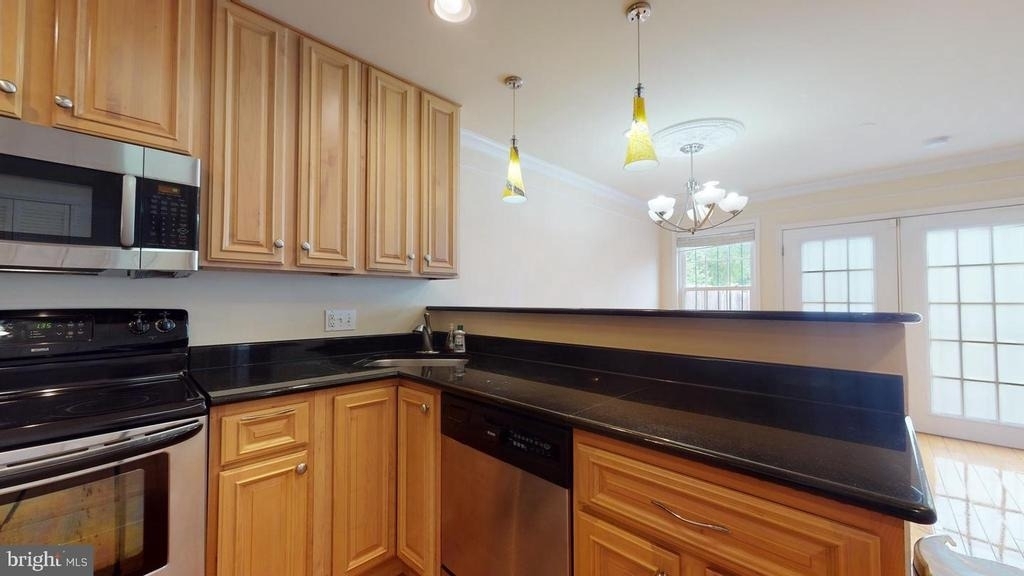 615 16th Street Ne - Photo 10