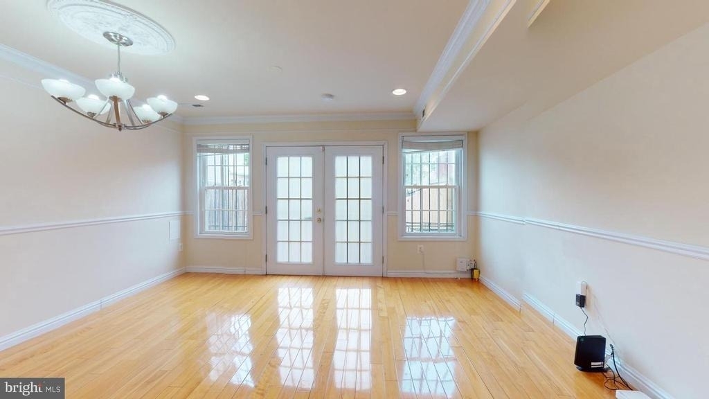 615 16th Street Ne - Photo 13