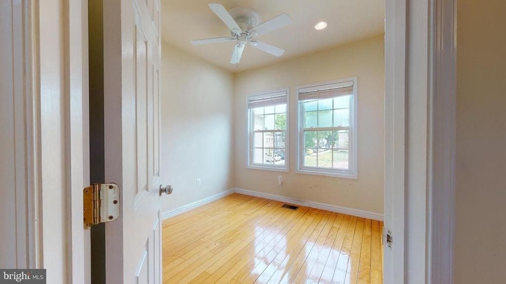 615 16th Street Ne - Photo 28