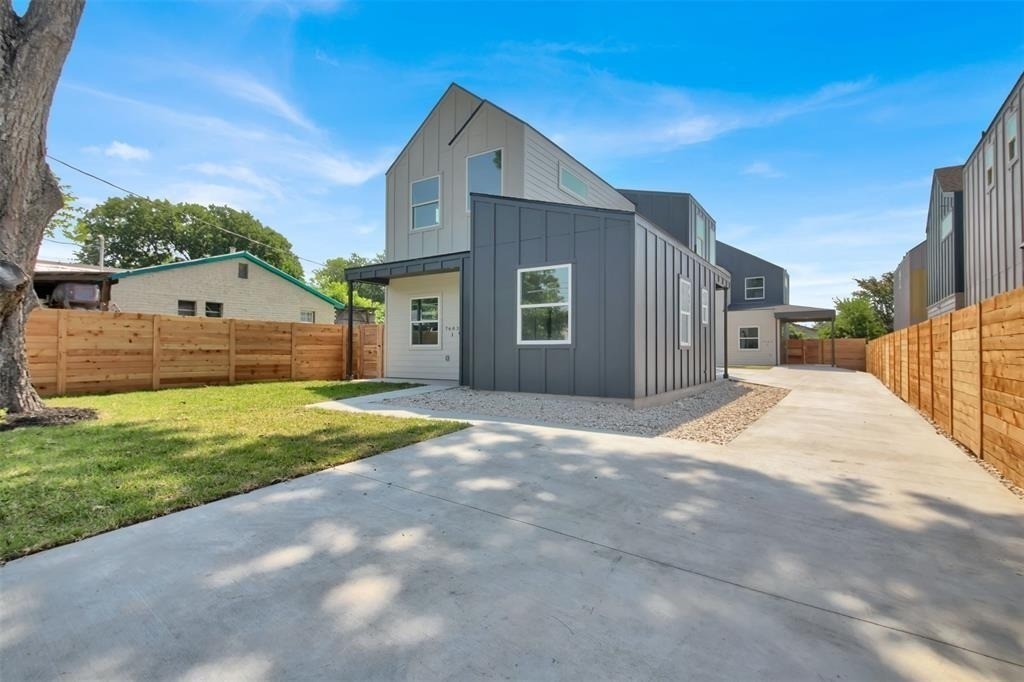 7603 Carver Ave - Photo 0