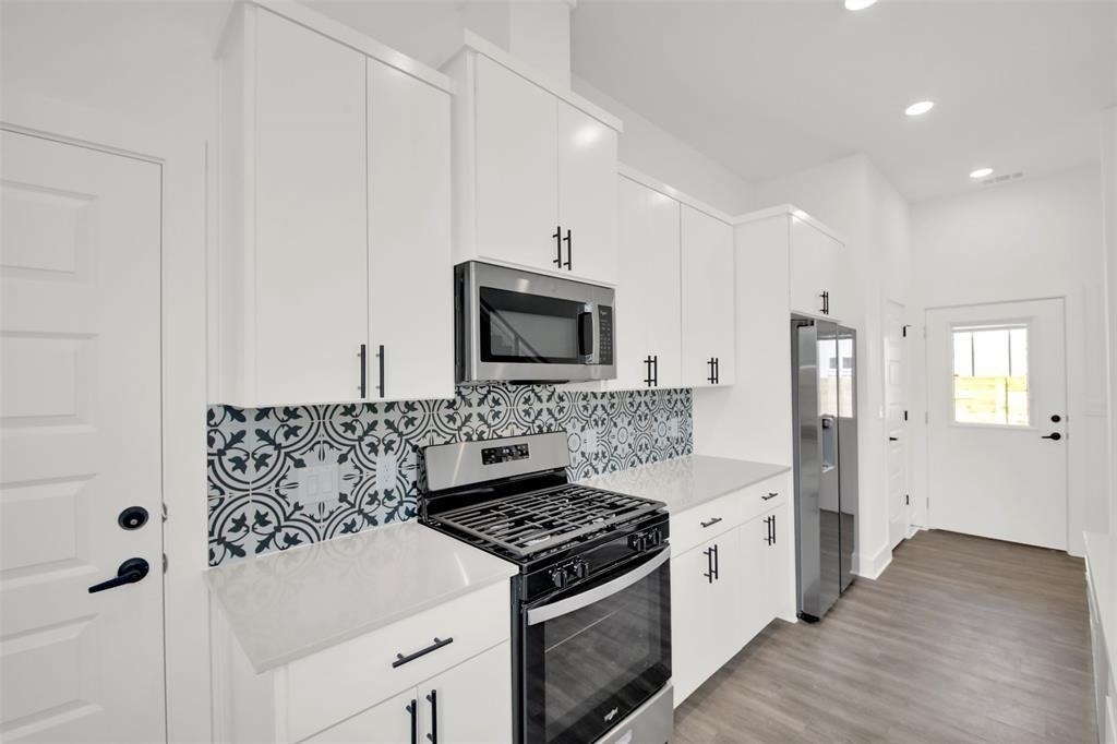 7603 Carver Ave - Photo 4