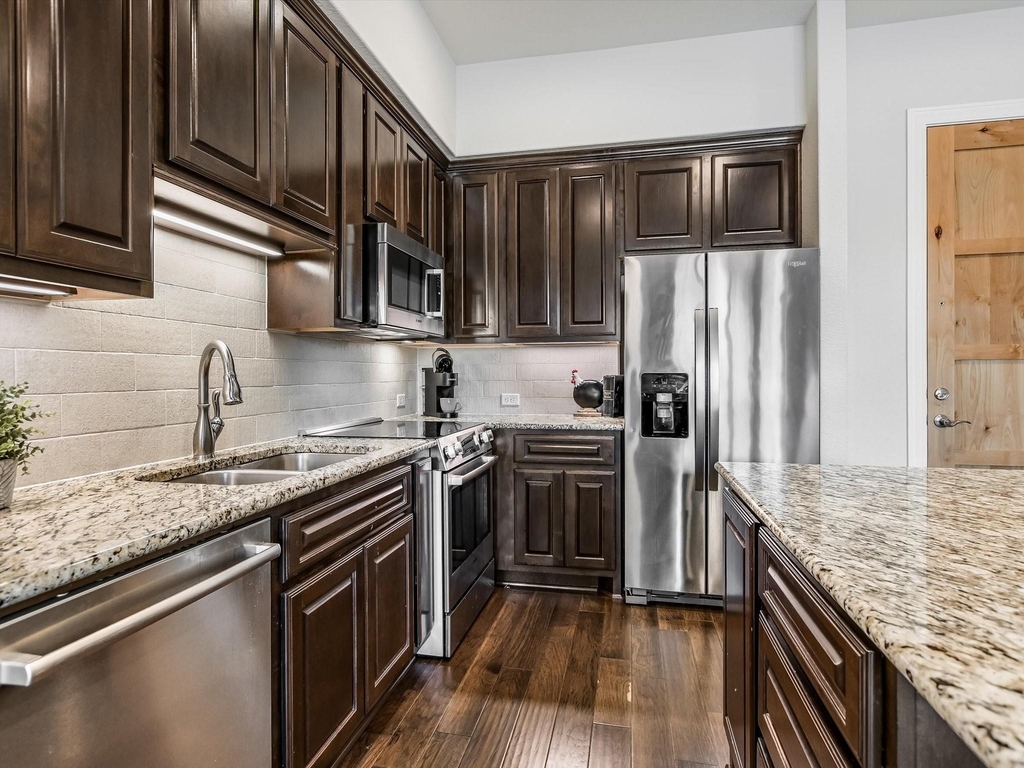 102 Bella Toscana Ave - Photo 5