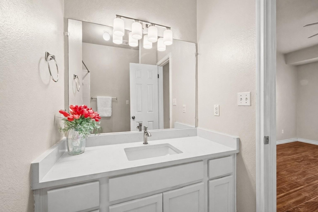 8703 Weiser Dr - Photo 10