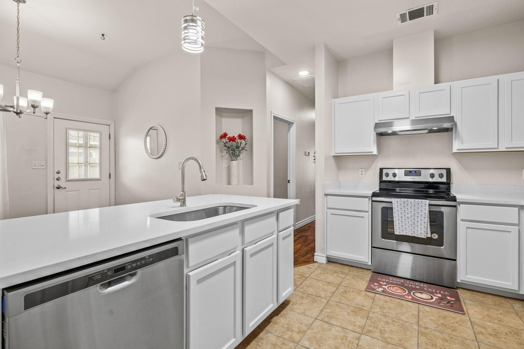 8703 Weiser Dr - Photo 4
