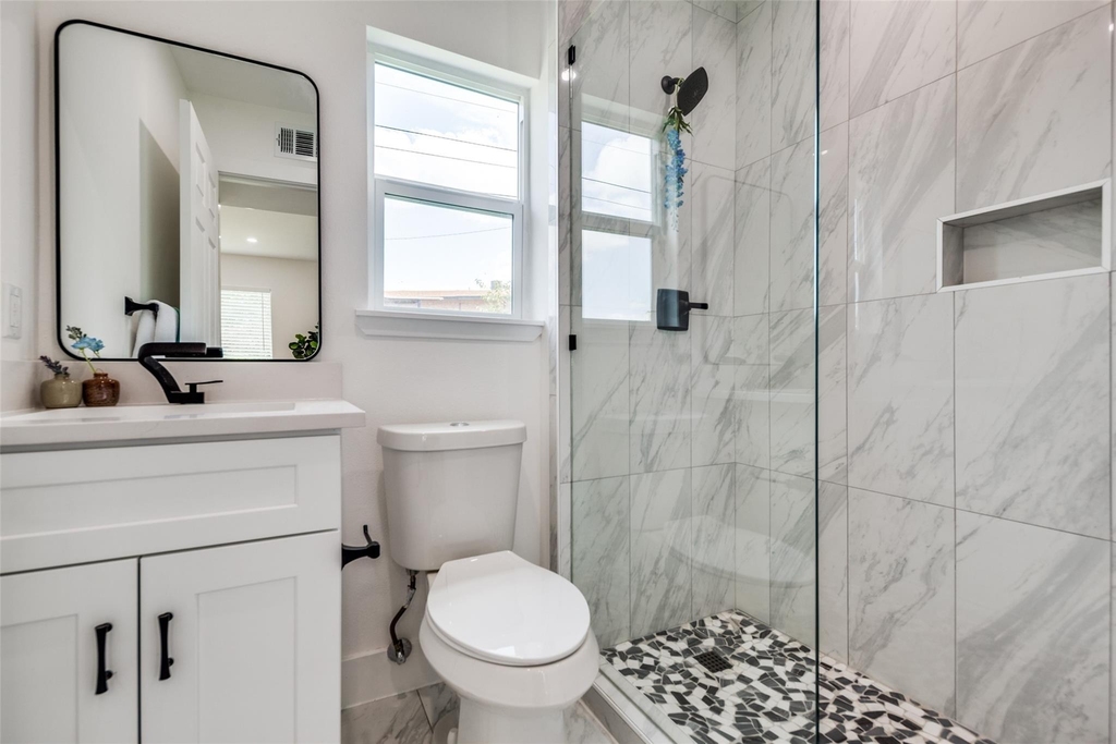 1200 E 52nd St - Photo 9