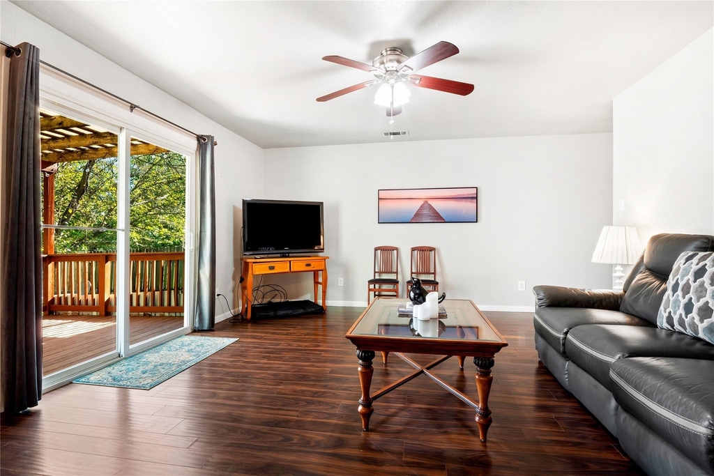 7203 Barnsdale Way - Photo 4
