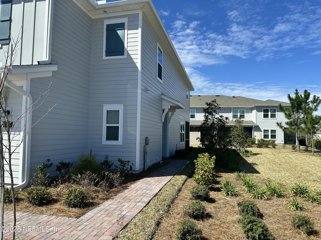 413 Rosemont Drive - Photo 2