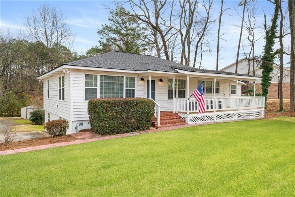 2790 Sardis Street - Photo 2