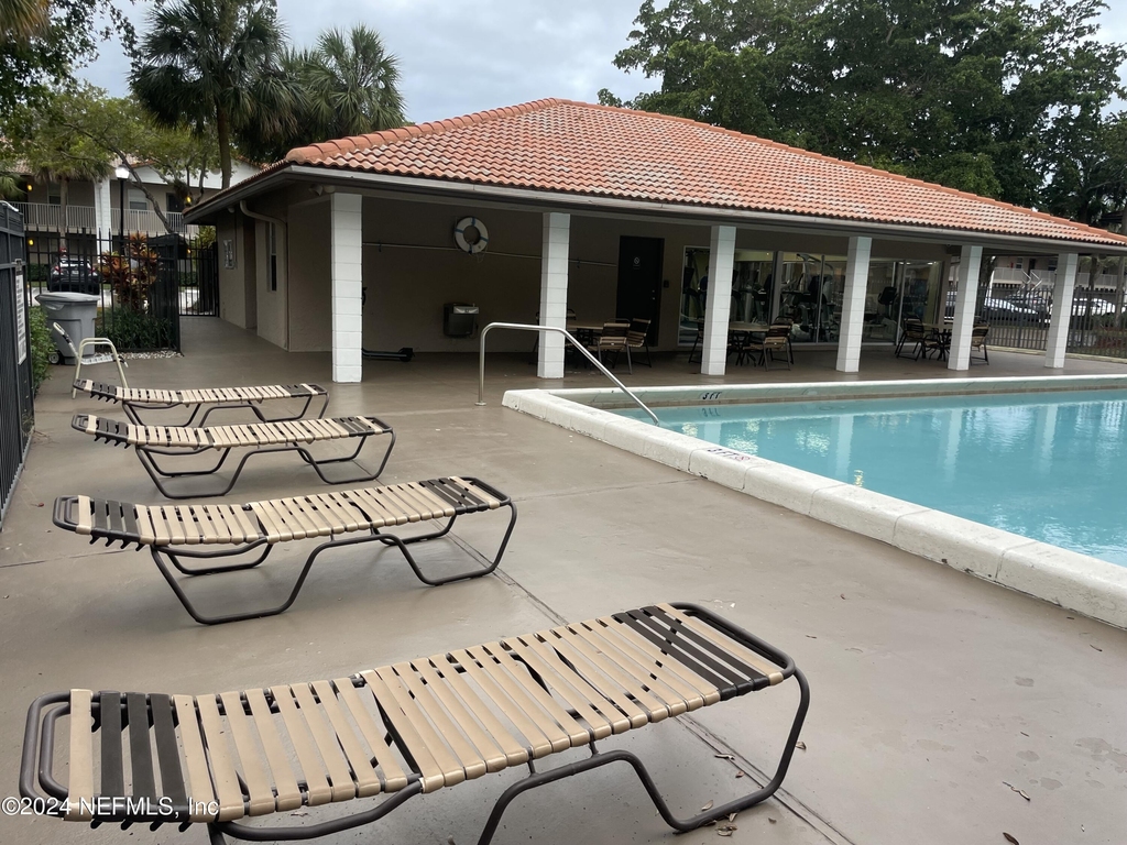 8820 Royal Palm Boulevard - Photo 14