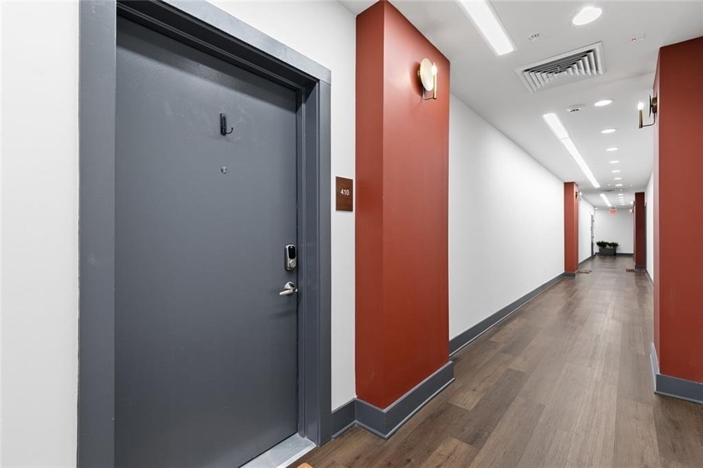 112 Rogers Street Ne - Photo 2
