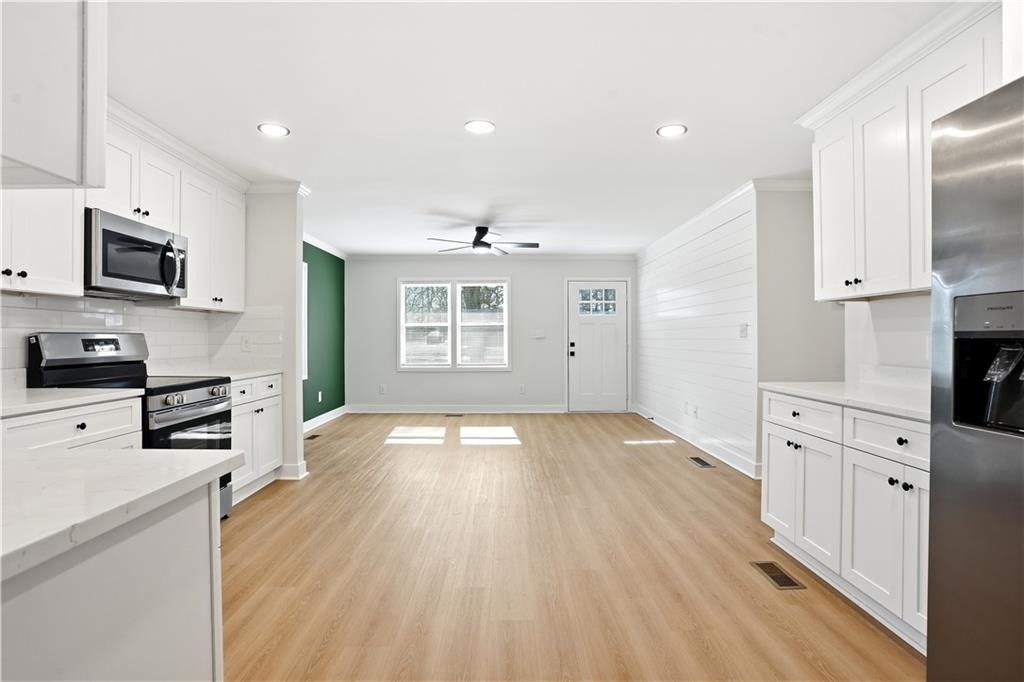 127 Perry Street - Photo 7