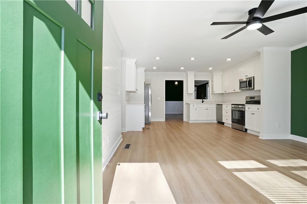 127 Perry Street - Photo 2