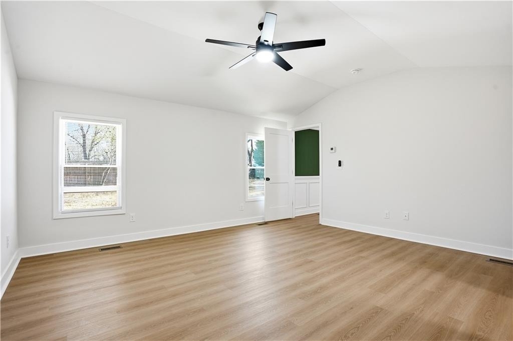 127 Perry Street - Photo 14