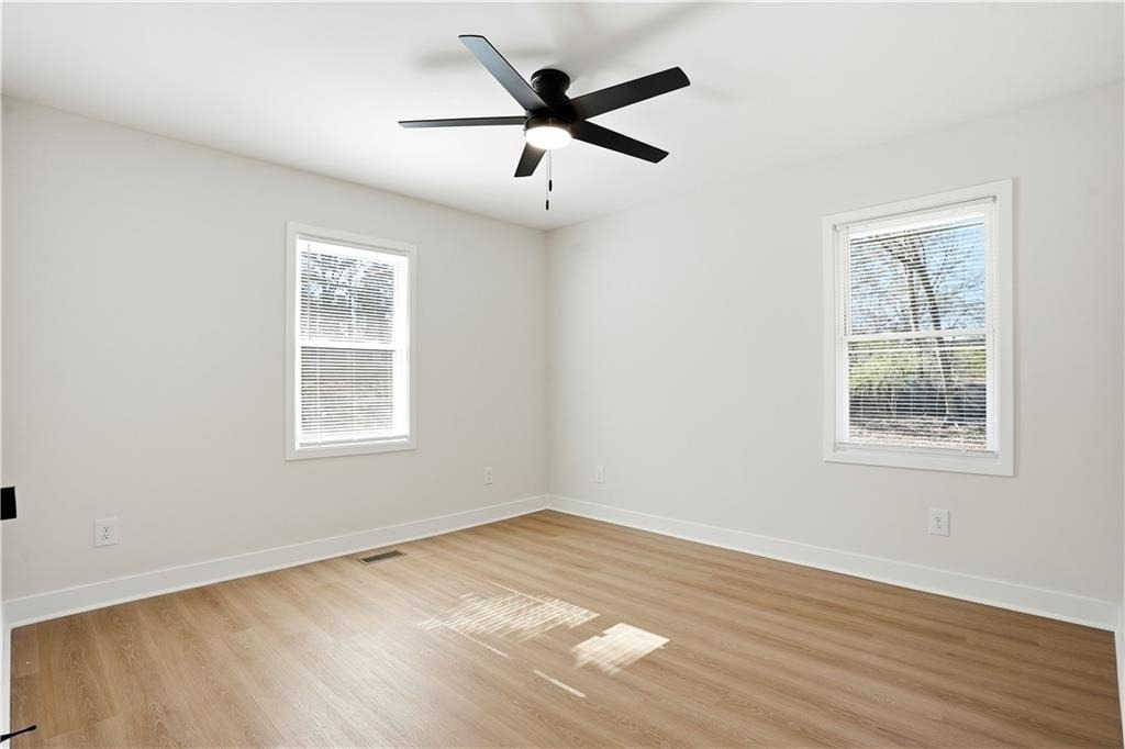 127 Perry Street - Photo 17