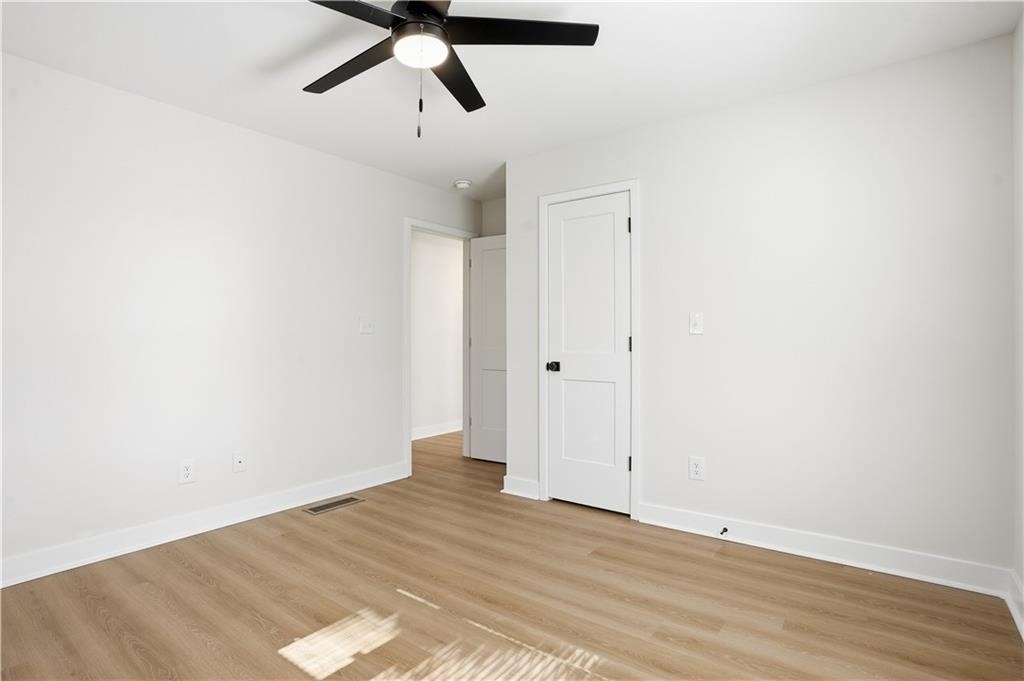 127 Perry Street - Photo 18