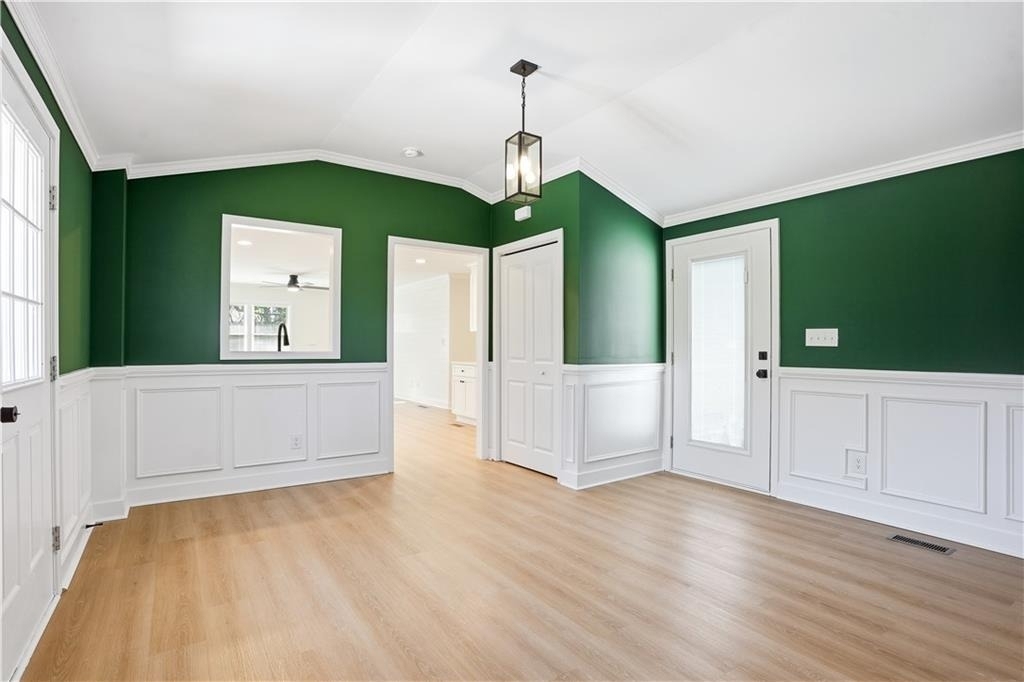 127 Perry Street - Photo 4