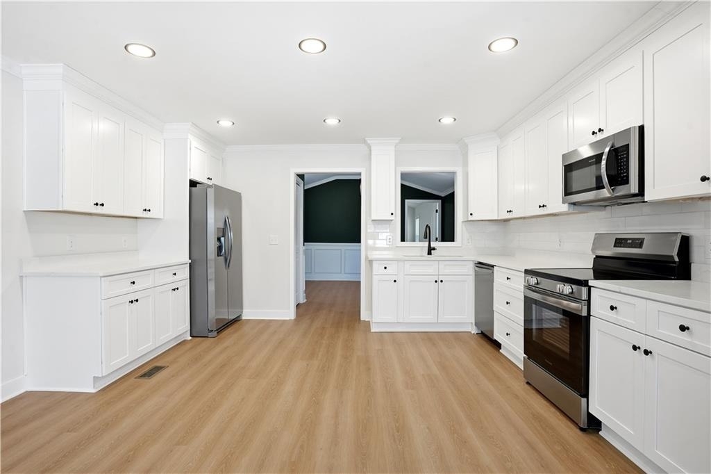 127 Perry Street - Photo 8