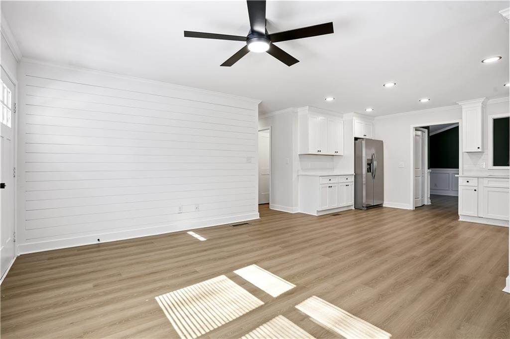 127 Perry Street - Photo 3