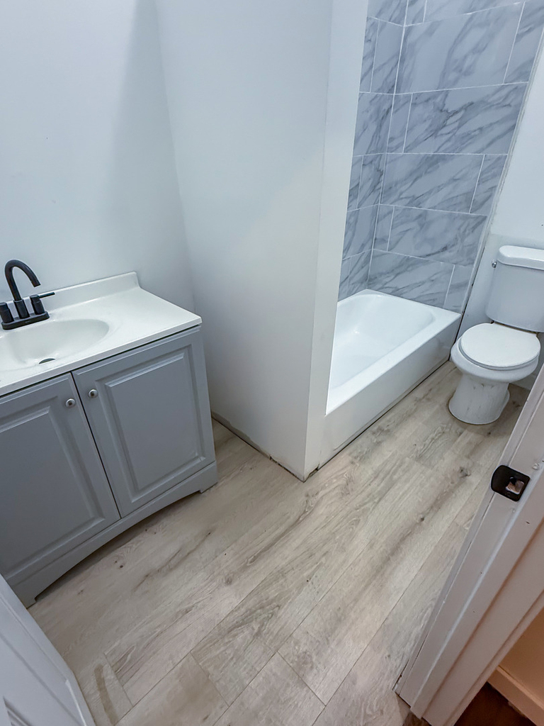 8714 S Commercial Avenue - Photo 8