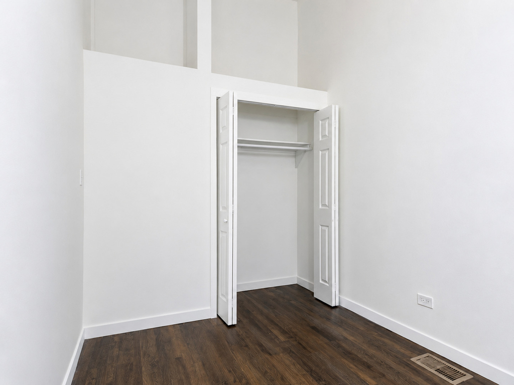 8714 S Commercial Avenue - Photo 11