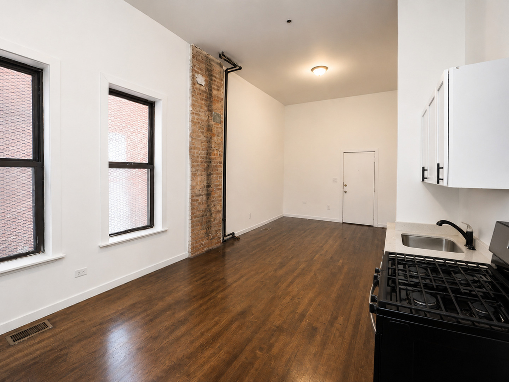 8714 S Commercial Avenue - Photo 6