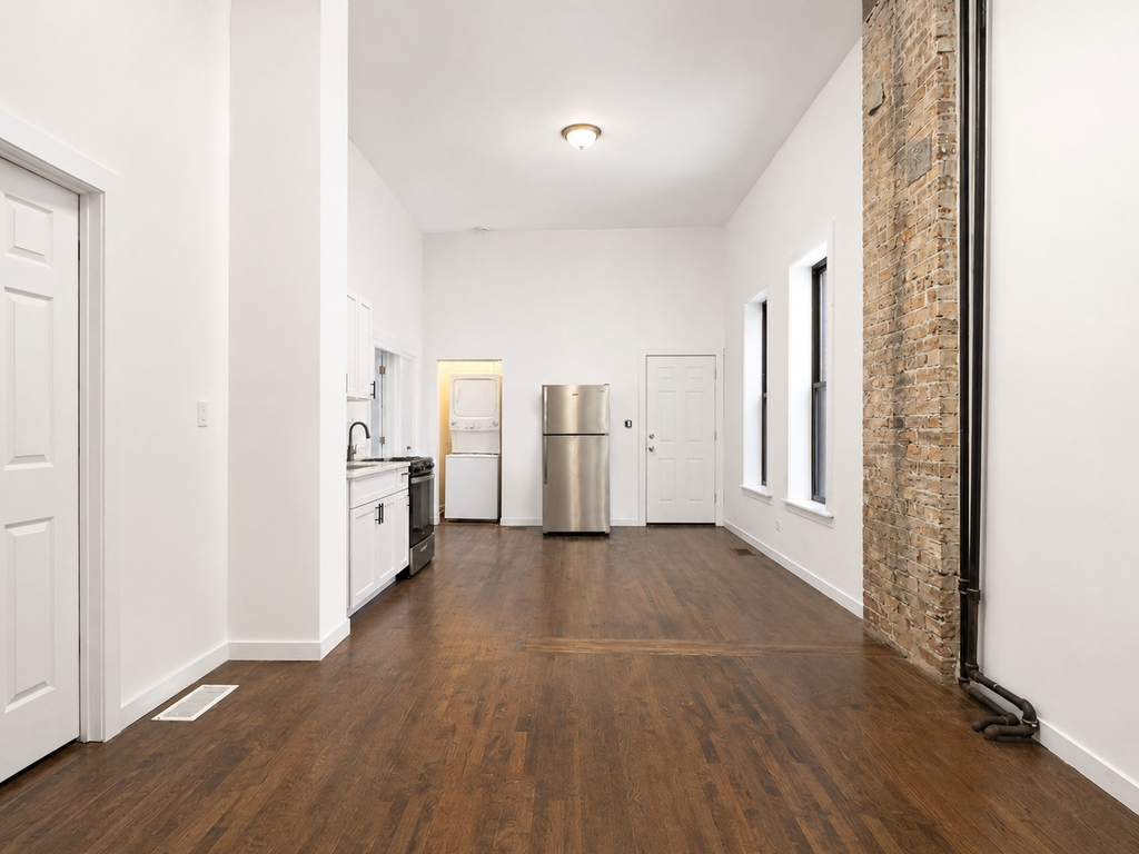8714 S Commercial Avenue - Photo 1