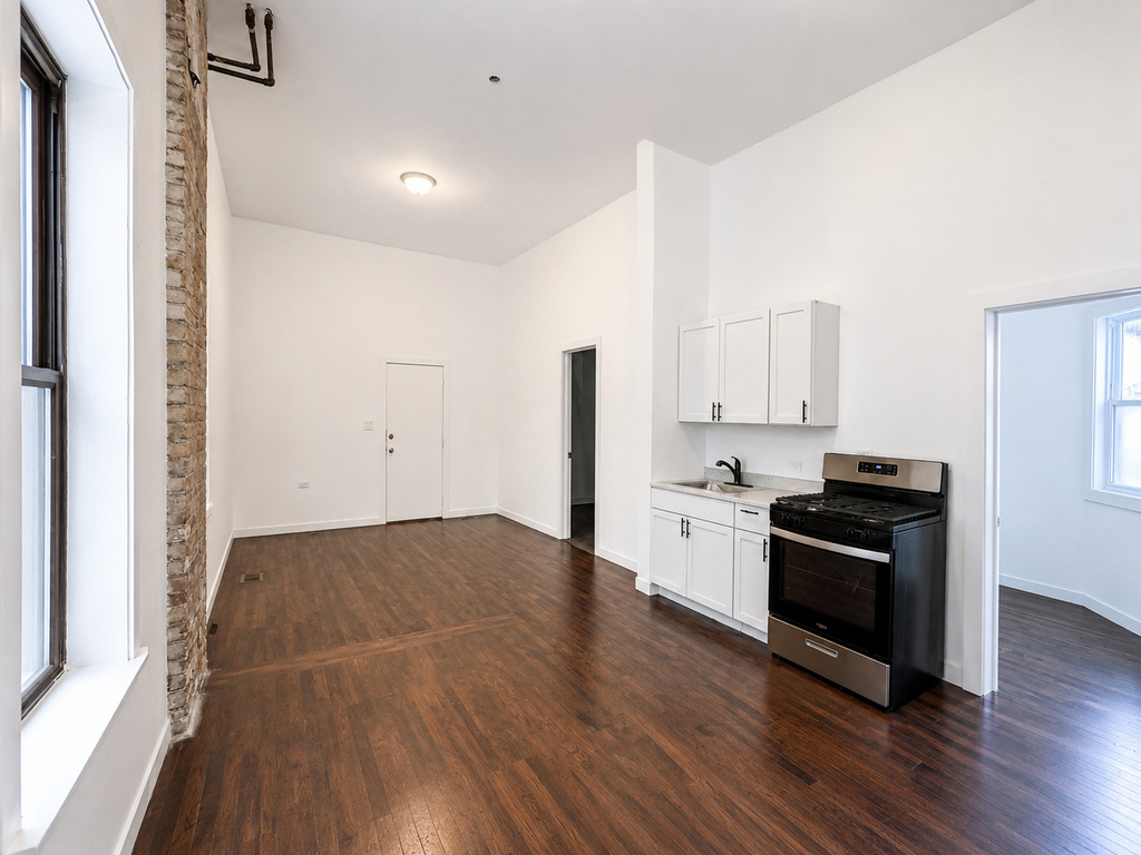 8714 S Commercial Avenue - Photo 5