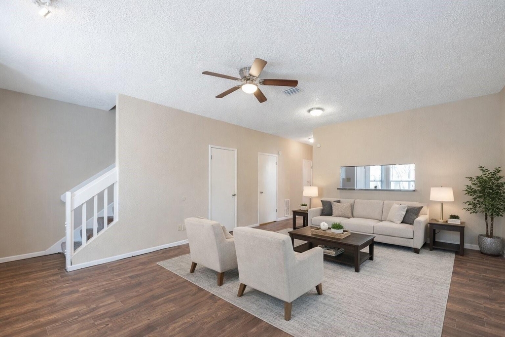 12400 Brookglade Circle - Photo 8