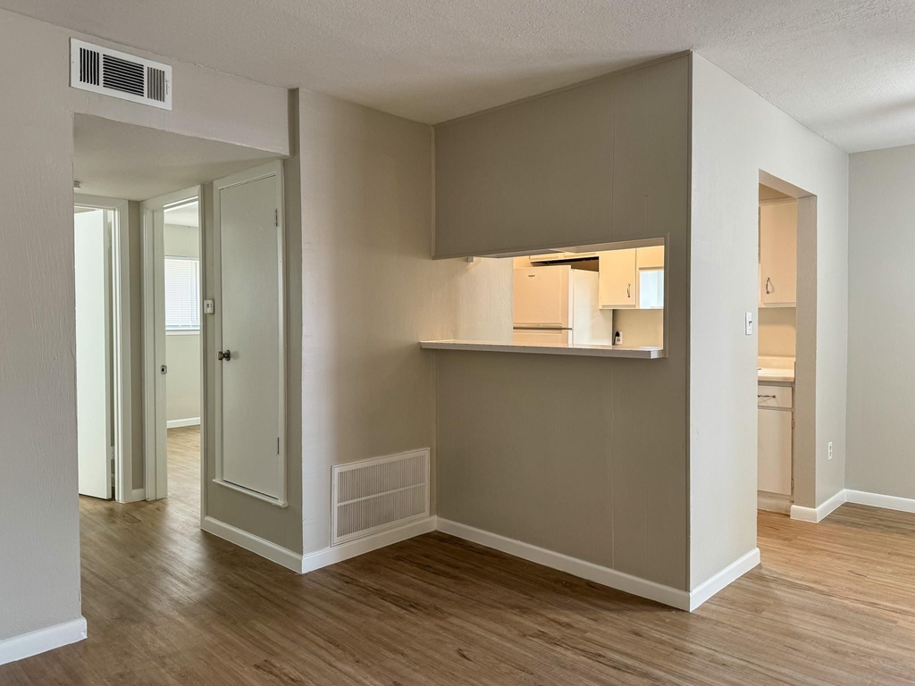 2101 6th Avenue N - Photo 0