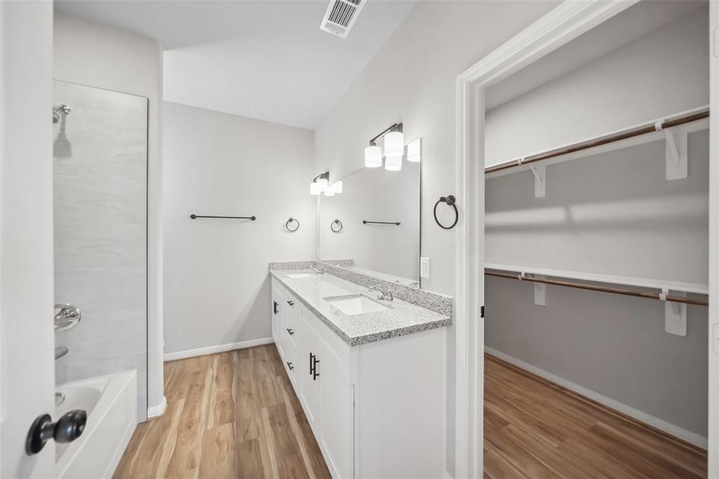 214 W Lewis Street - Photo 17
